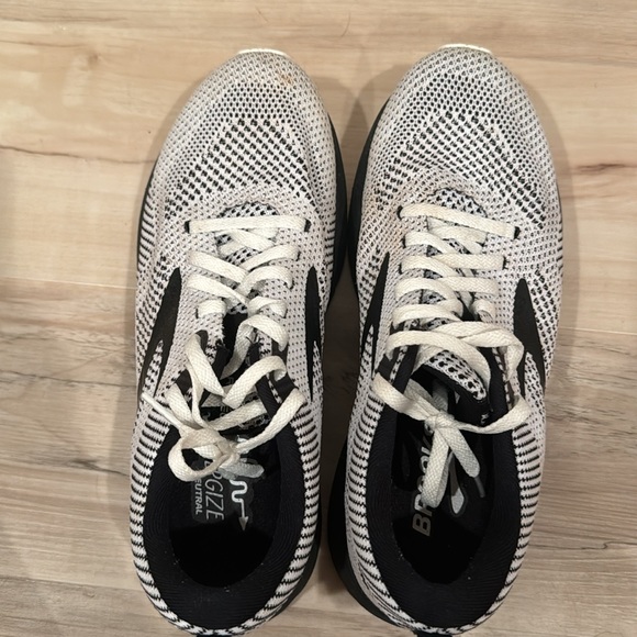 Brooks running shoes - Picture 2 of 6